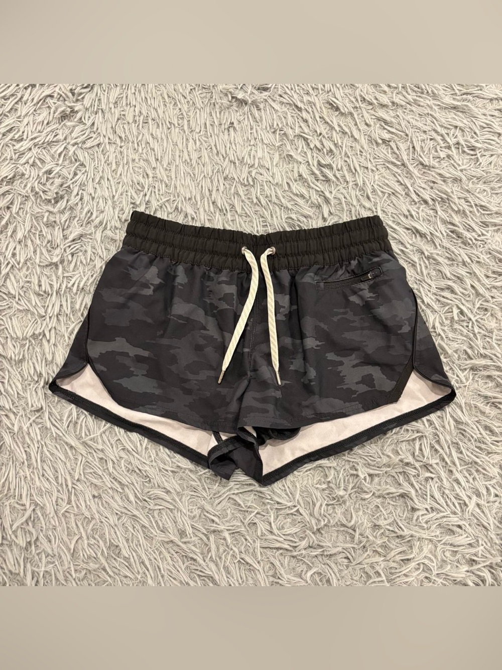 Vuori Women Clementine 2” Shorts Small Black Camo Lined Drawstring VW304 Gym Run